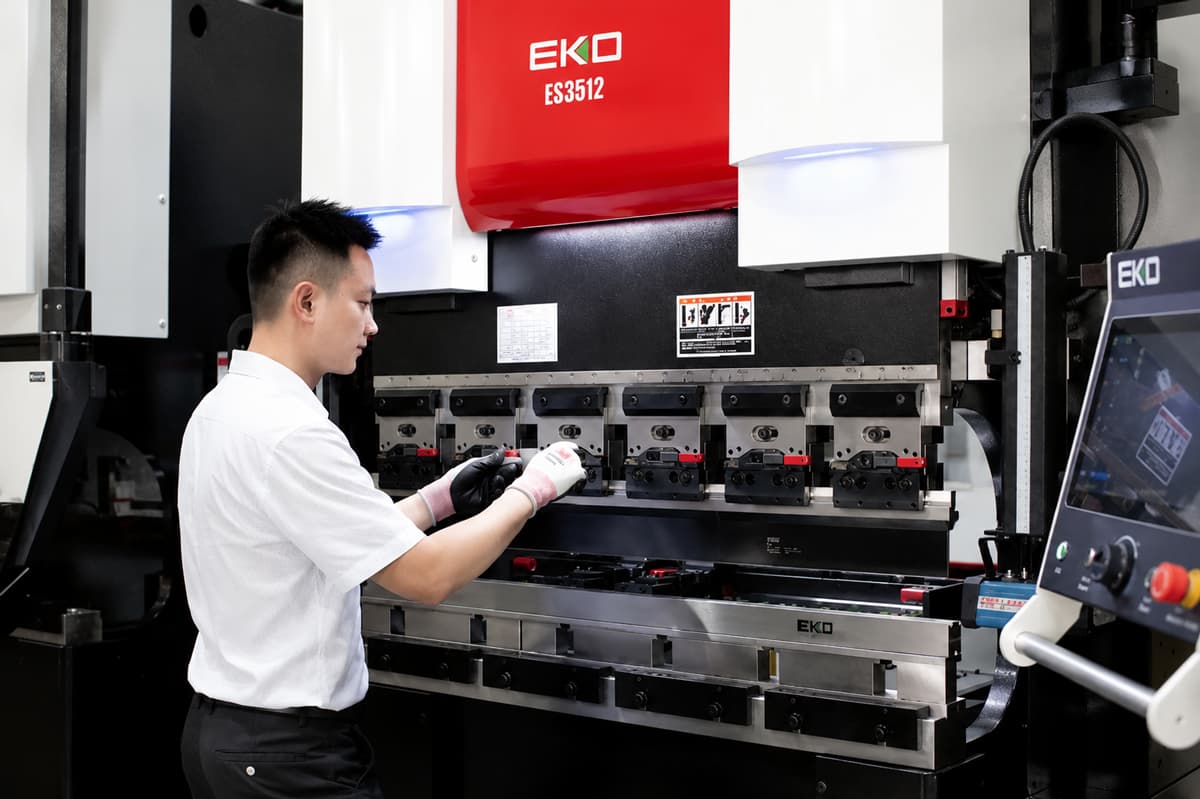 ES Series servo press brakes