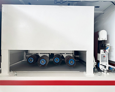 萬向滾刷倒大角、去毛邊拉絲設備 LSP-L1600 - 設備結構