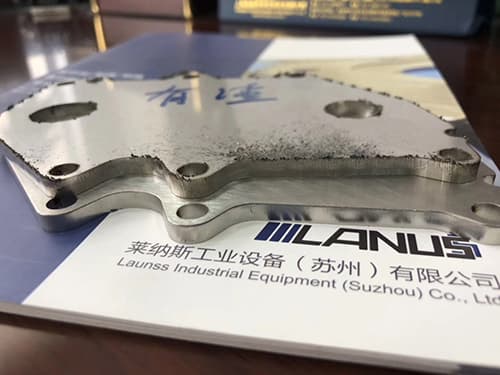 萊納斯全自動去毛邊倒角設備 LSP-L800 - 加工工件