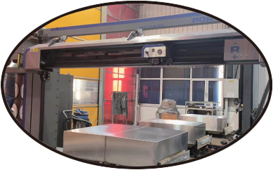 帕瑪單帶可翻轉砂帶磨床 - 砂帶裝置翻轉角度範圍 &plusmn;92&deg;