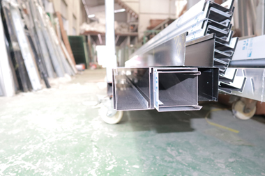 全自動四邊刨槽機 - 加工工件