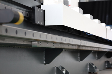 全自動四邊刨槽機 - 設備結構